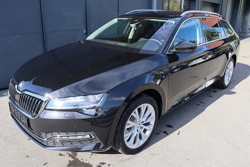 Schwarz Gebraucht 2023 Skoda Superb Style Kombi | 34.949 € (Guter Preis) - Bild 1/4