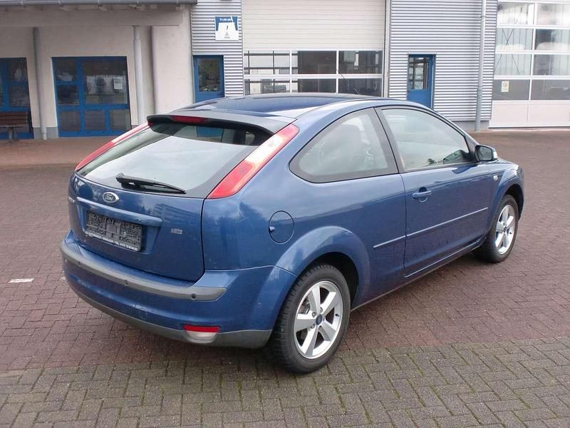 Gebraucht Ford Focus Titanium 125 PS (91 kW) 2007 Burmablau Kleinwagen