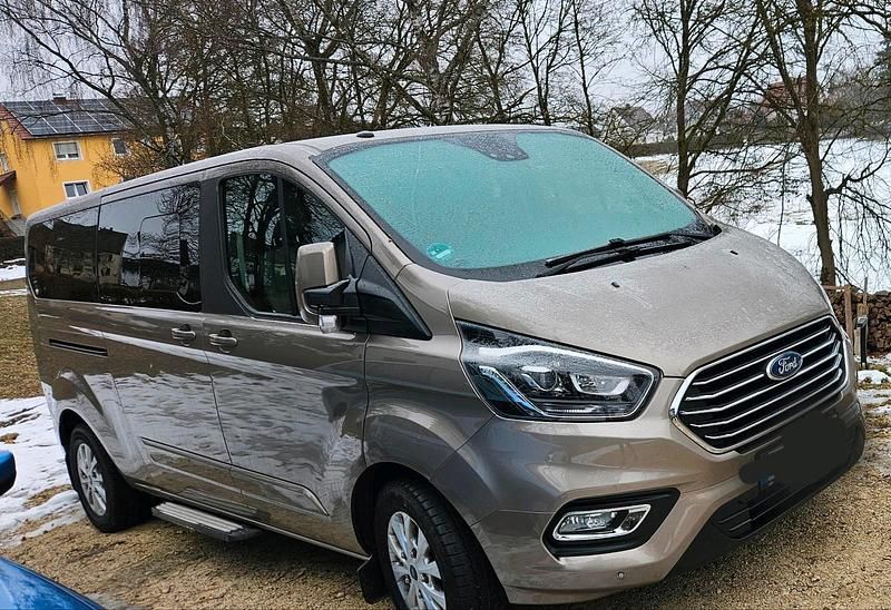 Gebraucht Ford Tourneo 170 PS (125 kW) 2019 Grau Van / Kleinbus