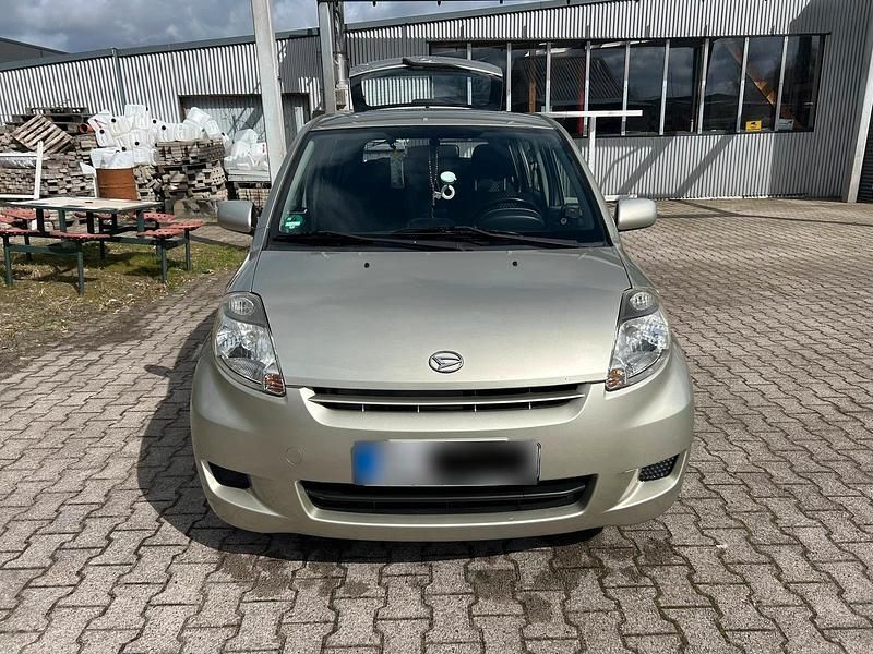 Gebraucht Daihatsu Sirion 70 PS (51 kW) 2009 Silber Kleinwagen