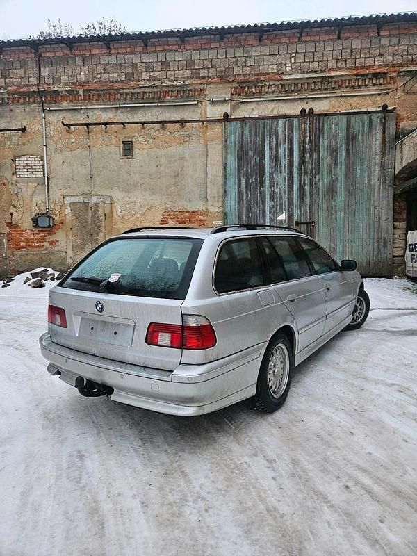 Gebraucht BMW 525 163 PS (119 kW) 2003 Silber Kombi