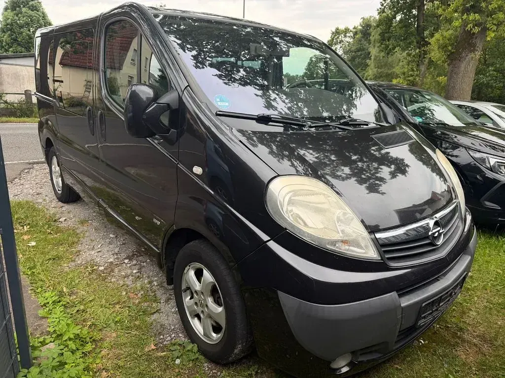 Gebraucht Opel Vivaro Cosmo 145 PS (106 kW) 2008 Schwarz Van / Kleinbus