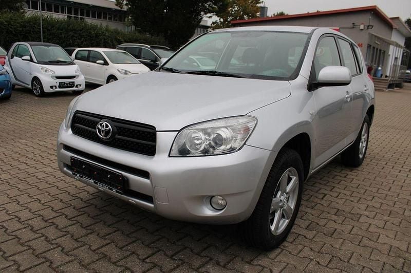 Silber Gebraucht 2006 Toyota RAV4 SUV | 7.990 € (Guter Preis) - Bild 1/4