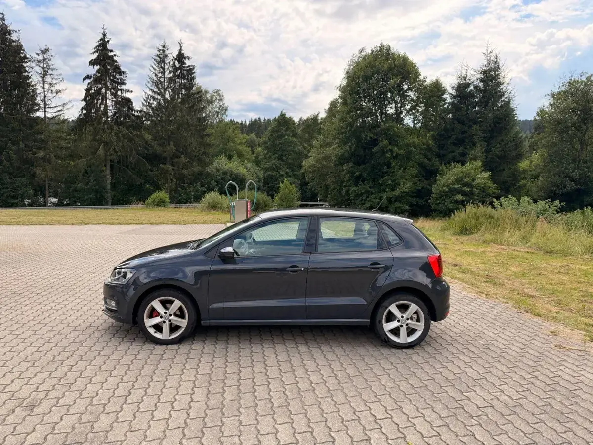 Gebraucht VW Polo Comfortline 75 PS (55 kW) 2014 Grau Limousine