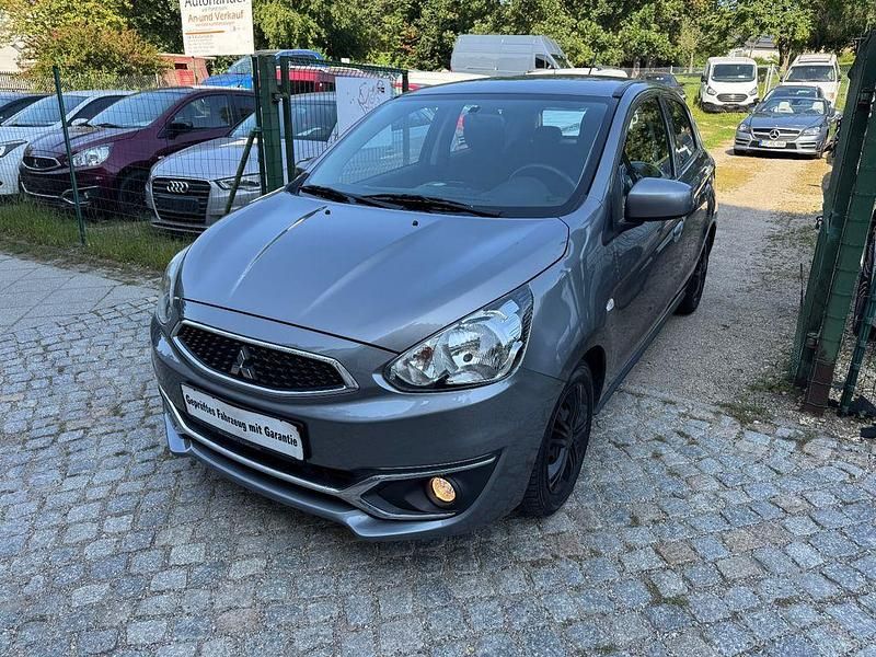 Grau Gebraucht 2016 Mitsubishi Space Star Diamant Edition Limousine | 5.499 € (Fairer Preis) - Bild 1/4