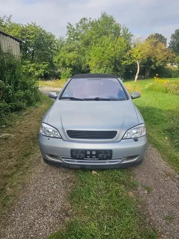 Gebraucht Opel Astra 147 PS (108 kW) 2002 Silber Cabrio