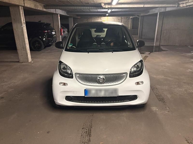 Gebraucht 2016 Smart ForTwo Coupé Kleinwagen | 9.900 € (Guter Preis) - Bild 1/4