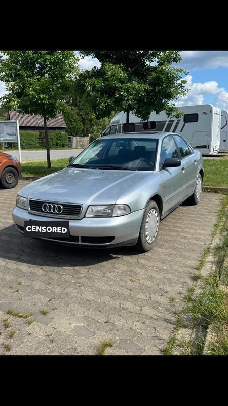 Silber Gebraucht 1996 Audi A4 Limousine | 500 € (Superpreis) - Bild 1/4