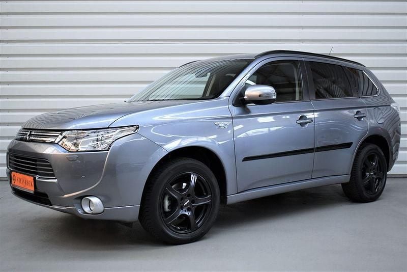 Gebraucht Mitsubishi Outlander P-HEV Plus 121 PS (88 kW) 2014 Grau SUV