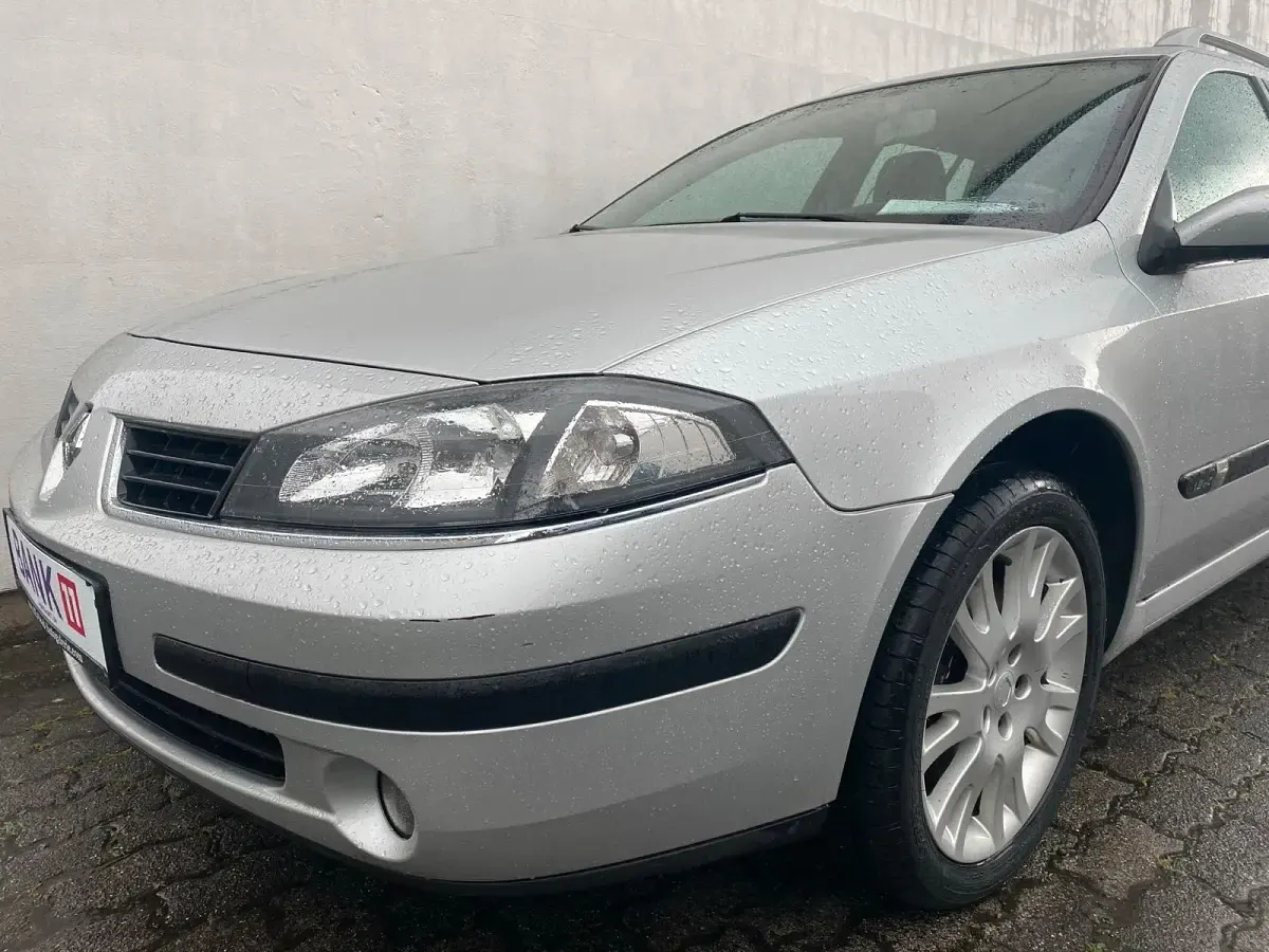 Gebraucht Renault Laguna GrandTour Authentique 110 PS (80 kW) 2007 Silber Kombi