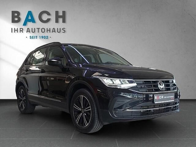 Gebraucht VW Tiguan Life 150 PS (110 kW) 2021 Deep black perleffekt SUV