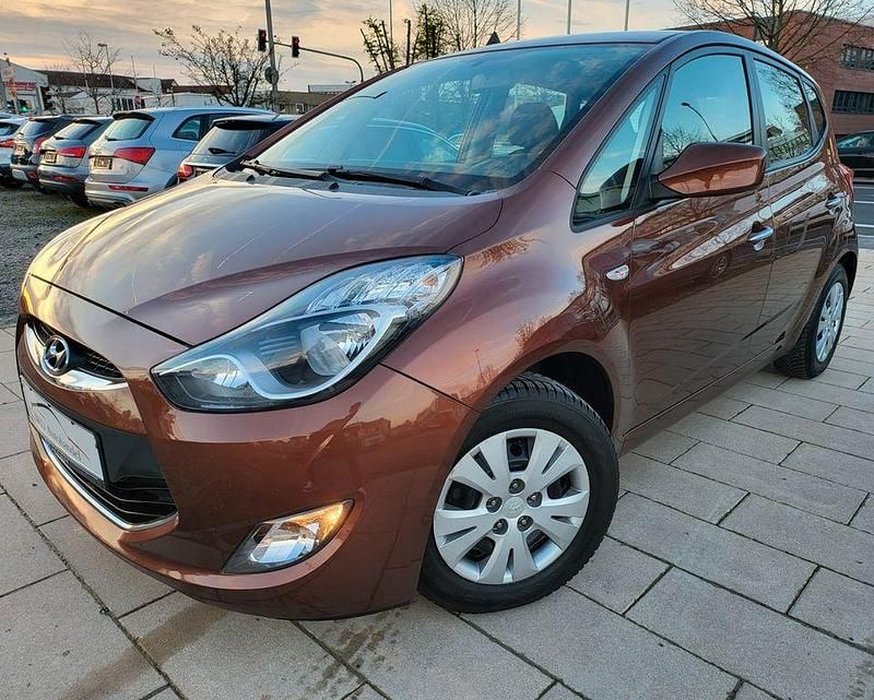 Braun Gebraucht 2015 Hyundai ix20 Edition Kleinwagen | 10.900 € (Fairer Preis) - Bild 1/4