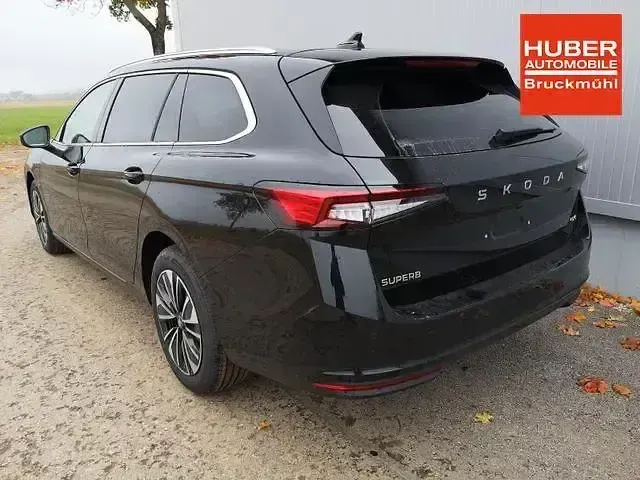 Neu Skoda Superb Selection 193 PS (141 kW) 2025 Schwarz Limousine