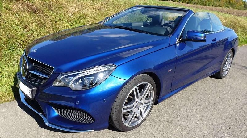 Gebraucht Mercedes E220 AMG 170 PS (125 kW) 2016 Blau Cabrio