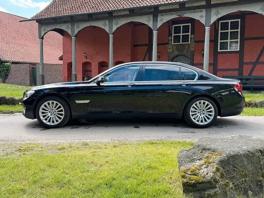 Gebraucht BMW 750L 381 PS (280 kW) 2013 Schwarz Limousine
