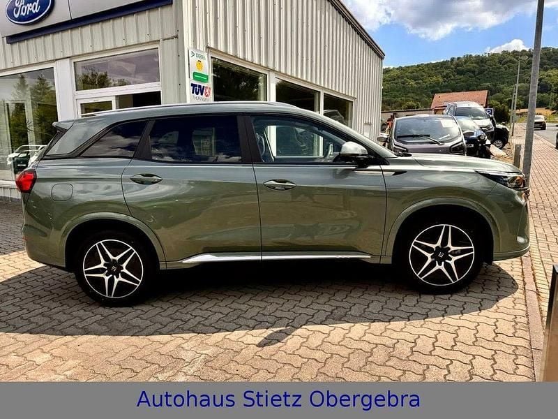 Neu DFSK E5 177 PS (130 kW) 2025 Grün SUV