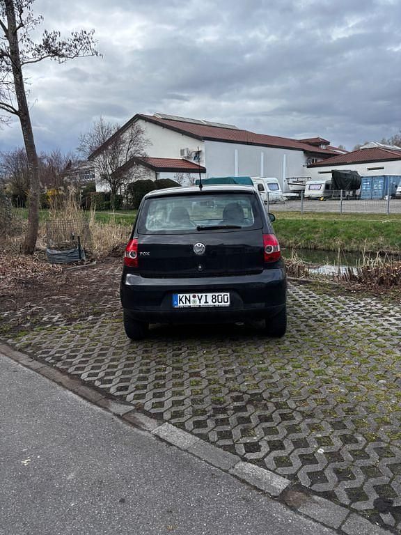 Gebraucht VW Fox 54 PS (39 kW) 2007 Schwarz Kleinwagen
