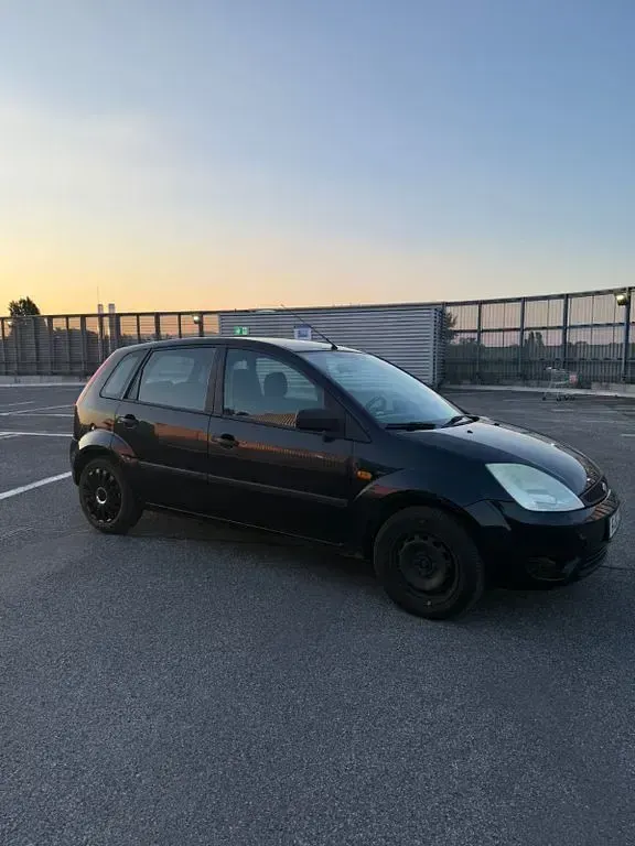 Usata Ford Fiesta 80 CV (58 kW) 2002 Nero Utilitaria