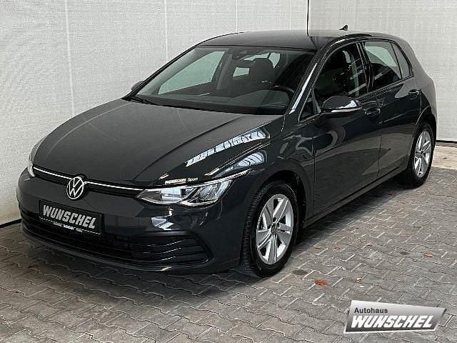 Grau Gebraucht 2024 VW Golf VIII Life Limousine | 23.795 € (Fairer Preis) - Bild 1/4