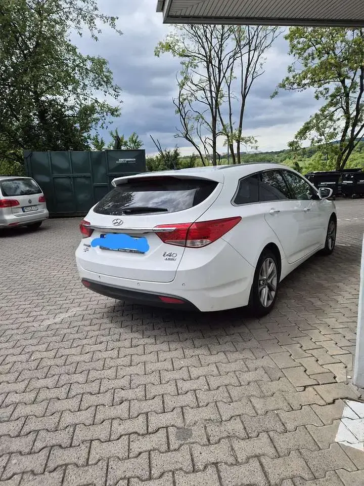 Gebraucht Hyundai i40 Style 141 PS (103 kW) 2014 Weiß Kombi