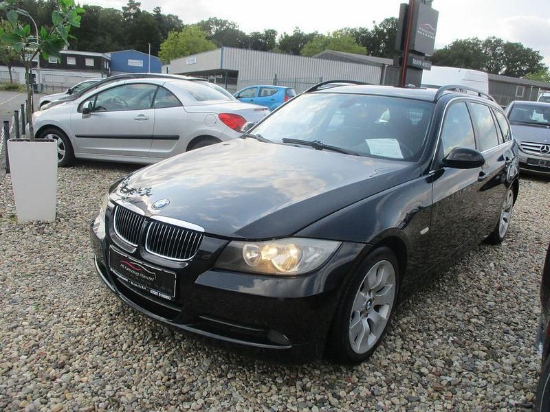 Schwarz Gebraucht 2006 BMW 330 Kombi | 3.999 € (Fairer Preis) - Bild 1/4