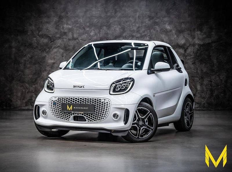 Weiß Gebraucht 2023 Smart ForTwo Electric Drive Prime Exclusive Cabrio | 26.444 € - Bild 1/3