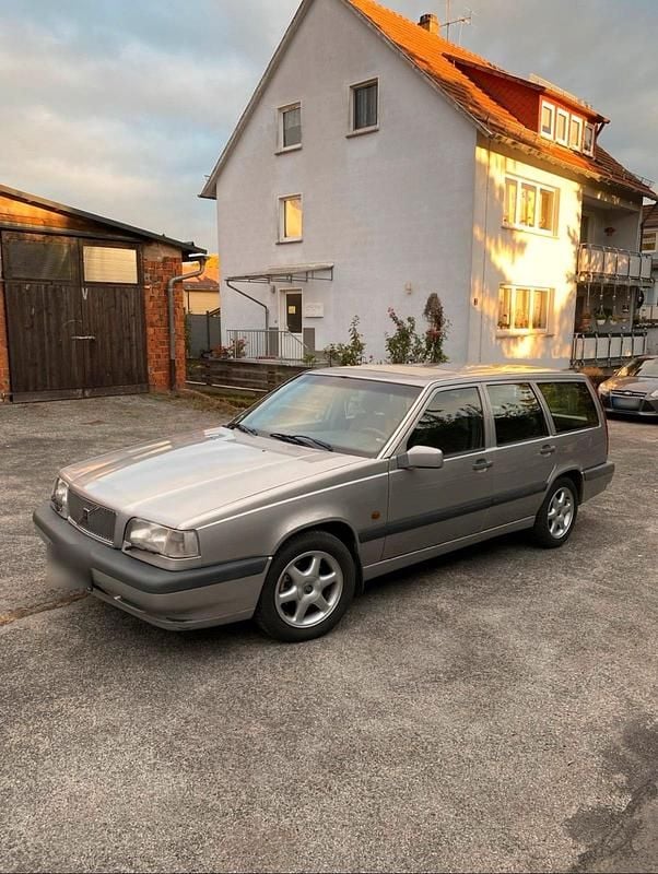 Second-hand Volvo 850 140 CP (102 kW) 1993 Argintiu Break