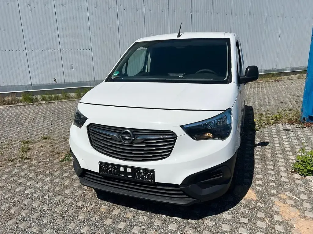 Gebraucht Opel Combo 76 PS (55 kW) 2019 Weiß Van / Kleinbus