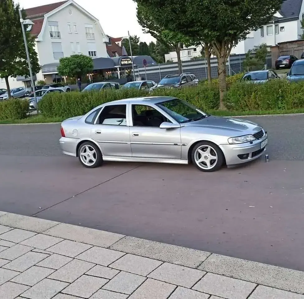 Gebraucht Opel Vectra Edition 170 PS (125 kW) 2000 Silber Limousine