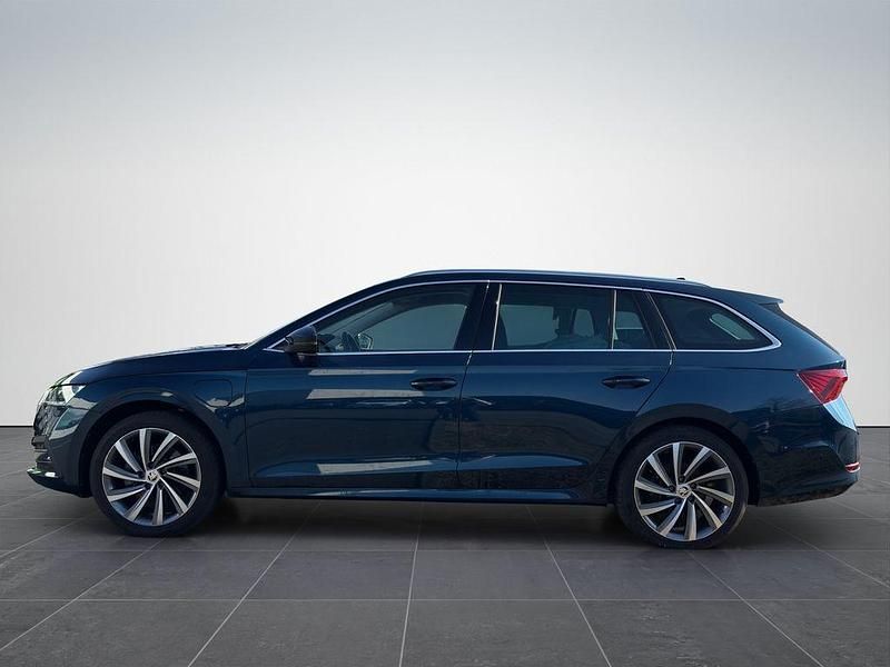 Gebraucht Skoda Octavia First Edition 150 PS (110 kW) 2022 Blau Kombi