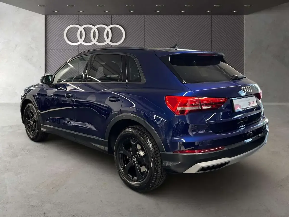 Gebraucht Audi Q3 Ambiente 150 PS (110 kW) 2025 Navarrablau metallic SUV
