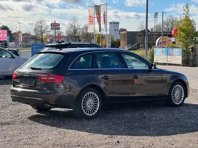 Gebraucht Audi A4 Ambiente 204 PS (150 kW) 2012 Braun Kombi