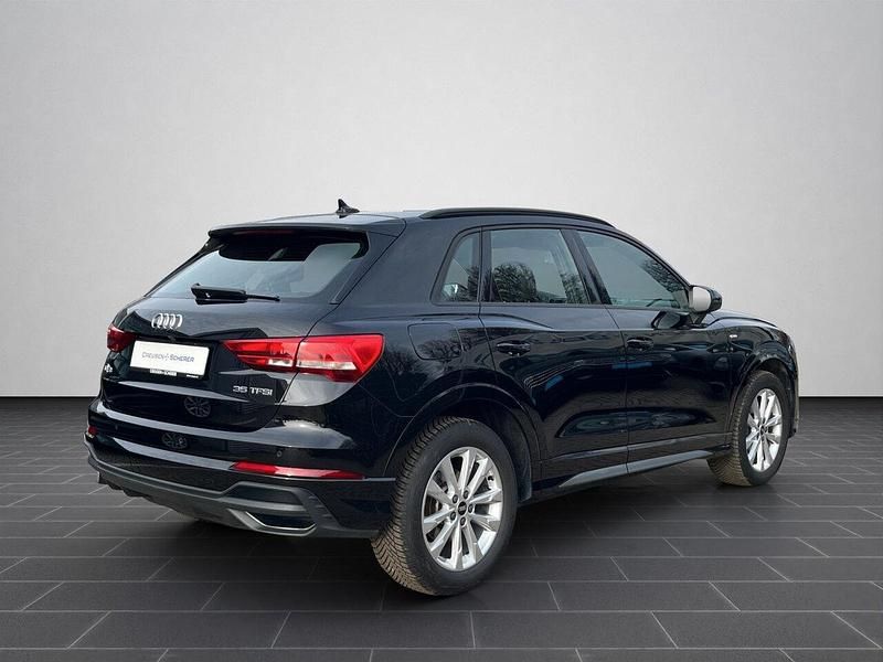 Gebraucht Audi Q3 Ambiente 150 PS (110 kW) 2023 Mythosschwarz metallic (metallic) SUV