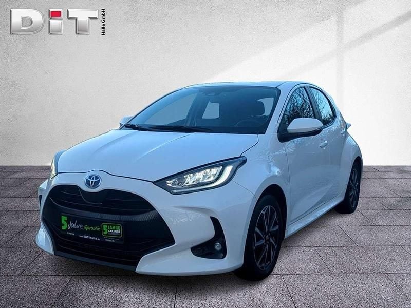 Gebraucht Toyota Yaris Hybrid Team 116 PS (85 kW) 2022 Schneeweiß Kleinwagen