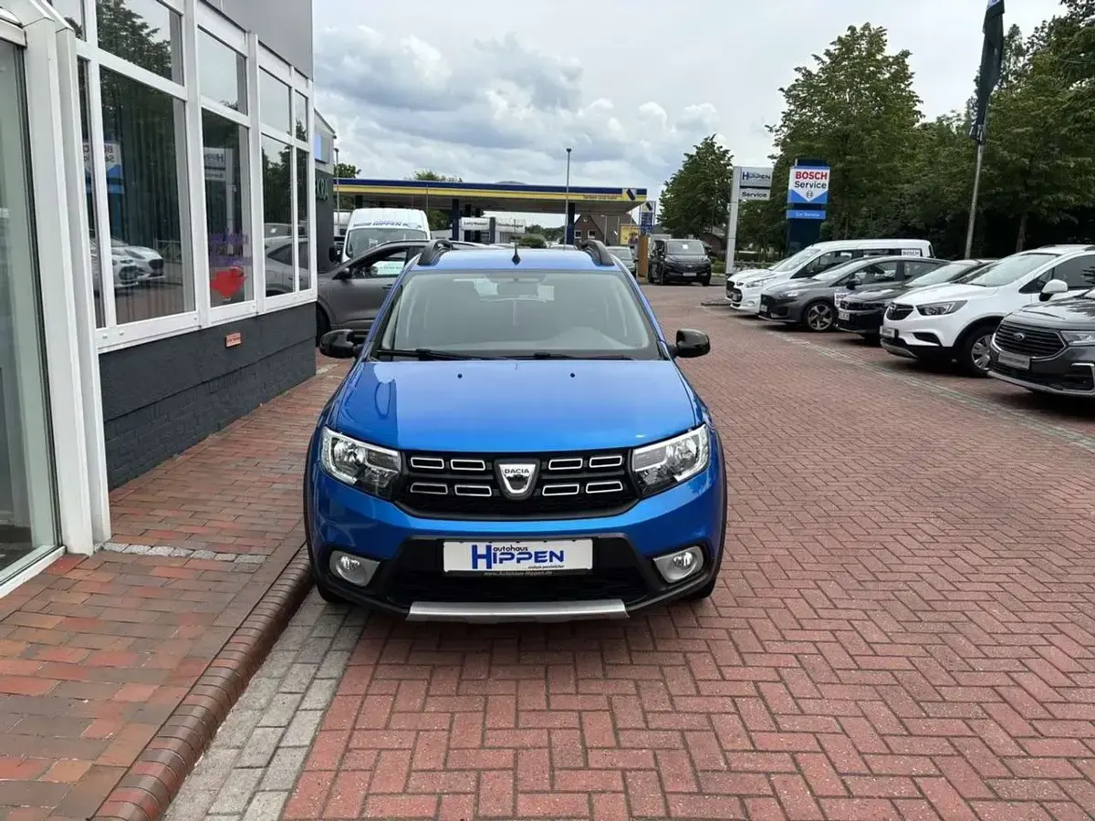 Gebraucht Dacia Sandero Celebration 90 PS (66 kW) 2020 Blau Limousine