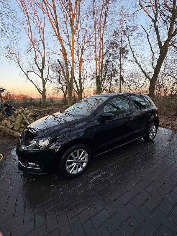 Gebraucht VW Polo LOUNGE 90 PS (66 kW) 2016 Schwarz Kleinwagen