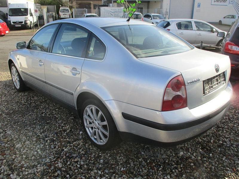Gebraucht VW Passat Comfortline 102 PS (75 kW) 2001 Silber Limousine