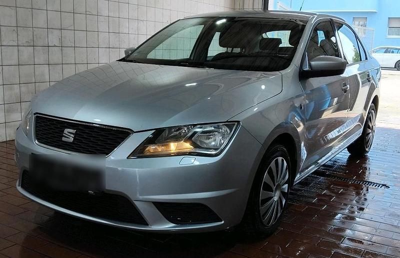Silber Gebraucht 2014 Seat Toledo Limousine | 4.499 € (Guter Preis) - Bild 1/4