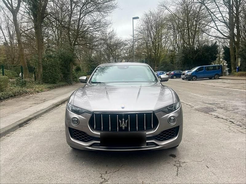 Gebraucht Maserati Levante 350 PS (257 kW) 2018 Grau SUV