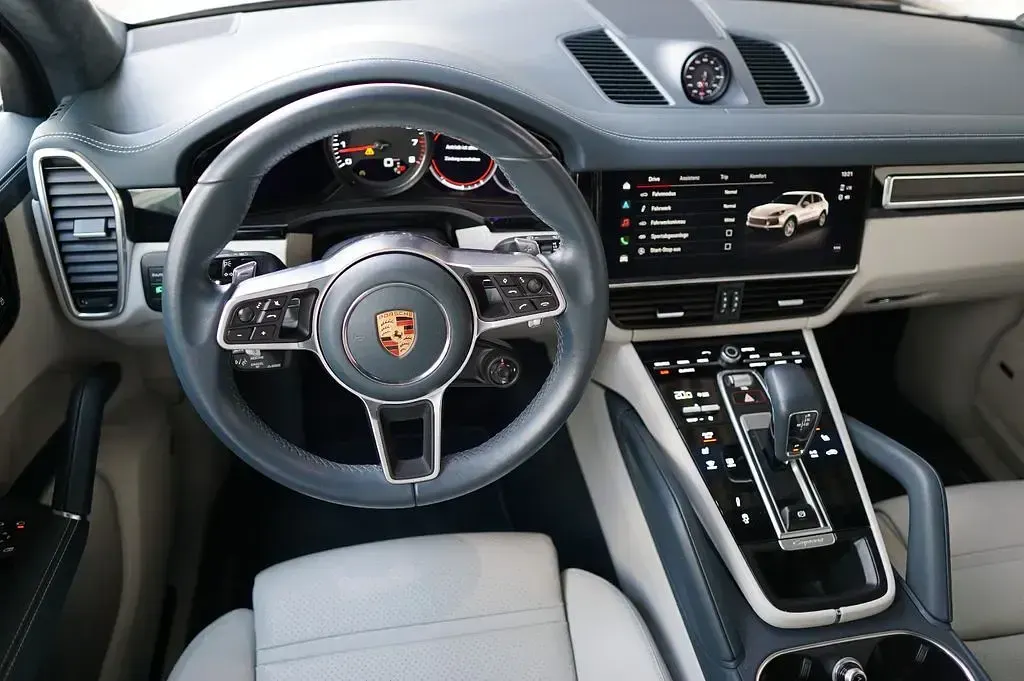 Gebraucht Porsche Cayenne GTS Chrono 460 PS (338 kW) 2023 Blau SUV