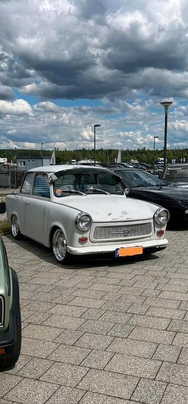 Weiß Gebraucht 1979 Trabant 601 Limousine | 5.199 € - Bild 1/2
