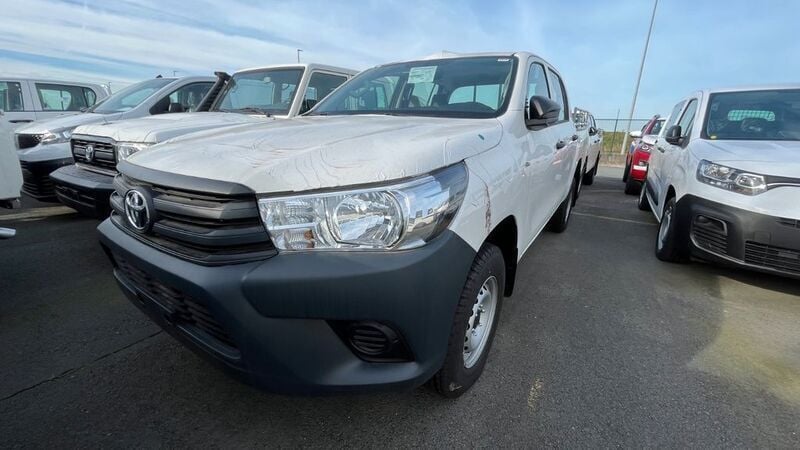 Weiß Gebraucht 2024 Toyota HiLux Abholung | 25.500 € - Bild 1/4