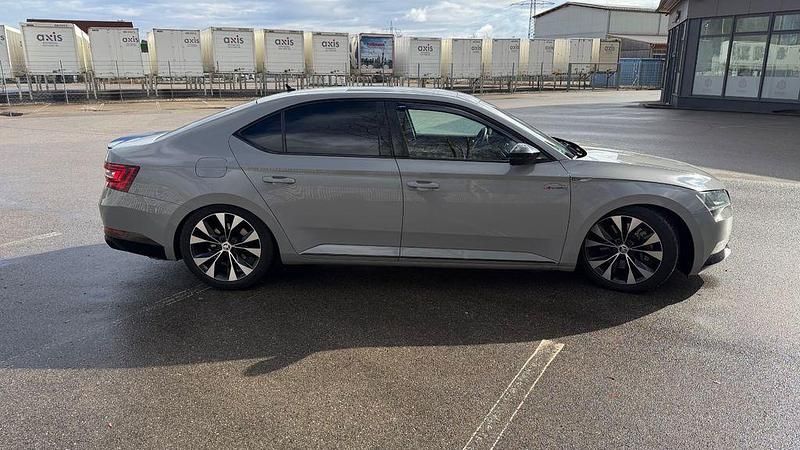 Gebraucht Skoda Superb SportLine 280 PS (205 kW) 2018 Grau Limousine