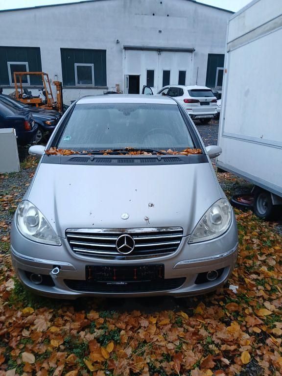 Silber Gebraucht 2006 Mercedes A170 Classic Van / Kleinbus | 2.200 € (Teuer) - Bild 1/3