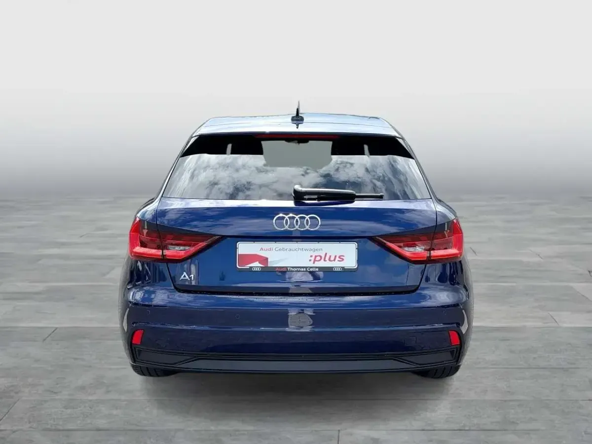 Gebraucht Audi A1 Sportback Basis 95 PS (69 kW) 2024 Navarrablau metallic Kleinwagen