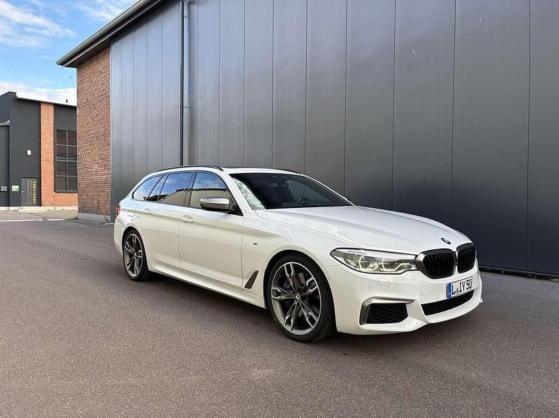 Gebraucht BMW M550 Shadowline 400 PS (294 kW) 2018 Weiß Limousine