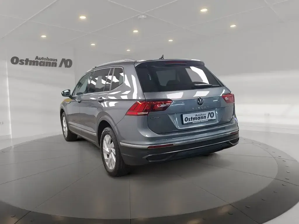 Gebraucht VW Tiguan Allspace Life 150 PS (110 kW) 2023 Grau SUV