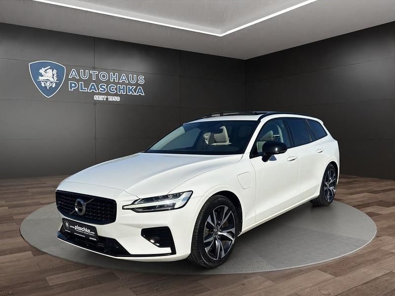 Gebraucht Volvo V60 R-Design 341 PS (250 kW) 2020 Ice white solid solid (weiß) Kombi