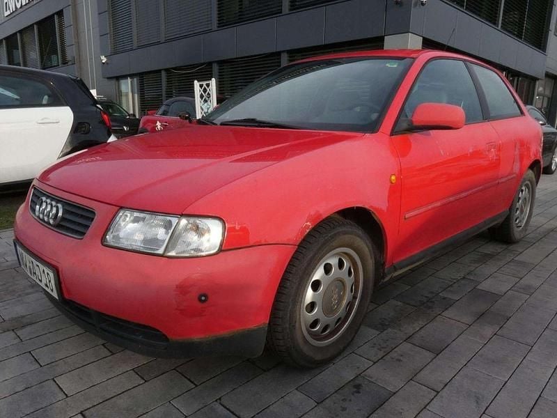 Gebraucht Audi A3 Attraction 101 PS (74 kW) 1997 Rot Limousine