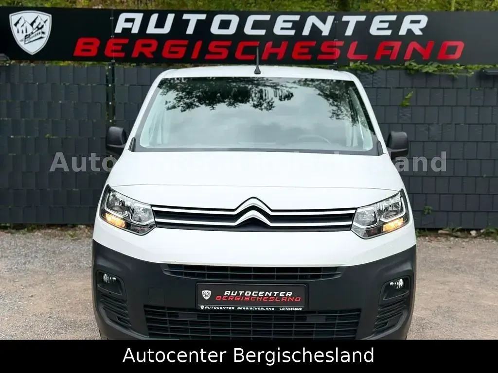 Gebraucht Citroën Berlingo 102 PS (75 kW) 2022 Weiß Van / Kleinbus